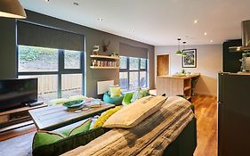 Host & Stay - Forest Green Lodge
